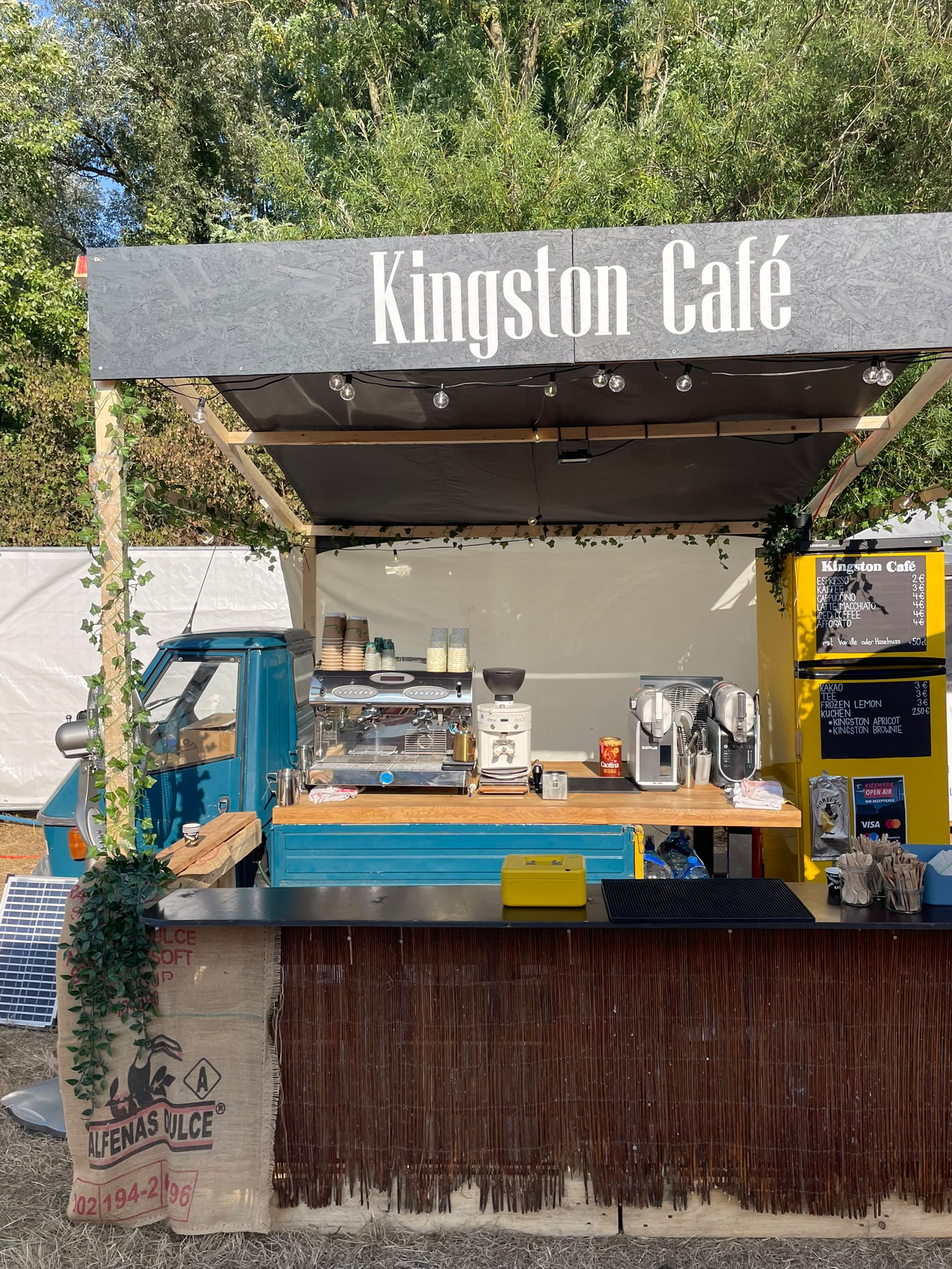Kingston Café Stand mit mobiler Kaffeebar
